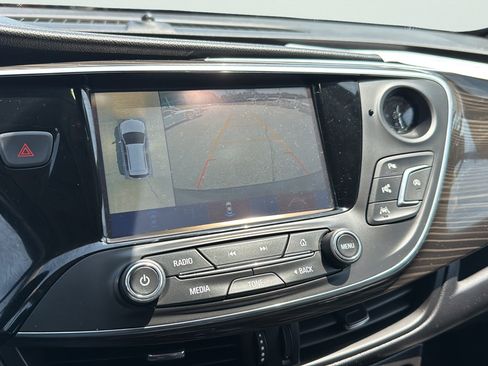 Used 2020 Buick Envision Premium w/ Driver Confidence Package AWD/4WD image 15