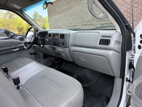 Used 2001 Ford F250 XL image 18
