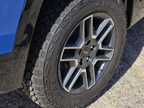 New 2026 GMC Terrain AT4 w/ Convenience Package III AWD/4WD image 7