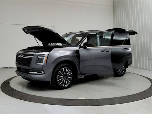New 2025 Nissan Armada Platinum Reserve image 11