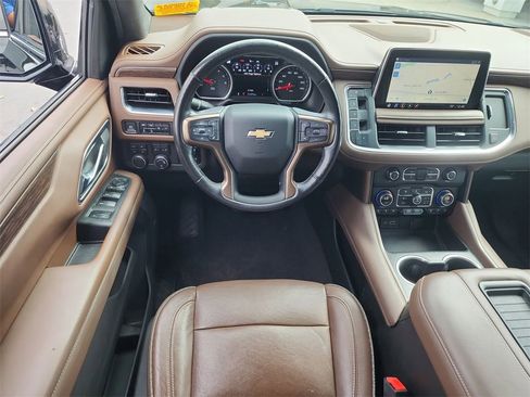 Used 2021 Chevrolet Suburban High Country w/ Premium Package image 11
