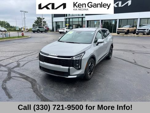 Certified 2026 Kia Sportage EX FWD image 3