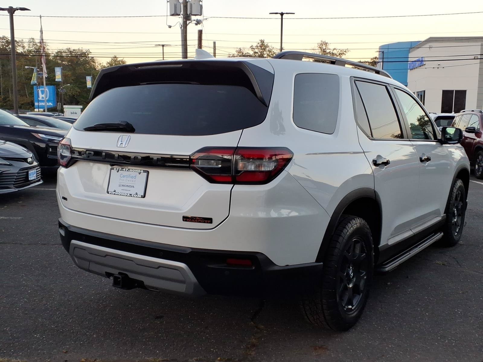 Used 2025 Honda Pilot TrailSport image 7