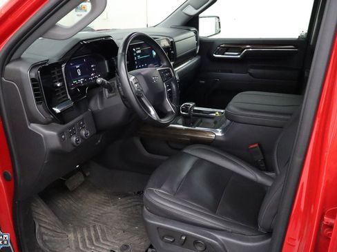 Used 2024 Chevrolet Silverado 1500 LT Trail Boss w/ Convenience Package II image 22