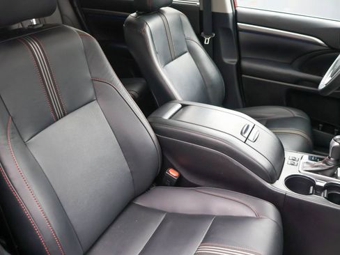 Used 2019 Toyota Highlander SE AWD/4WD image 36