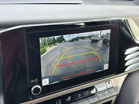 Used 2025 Toyota Camry SE FWD image 16