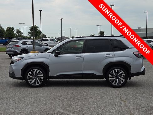 Used 2025 Subaru Forester Touring AWD/4WD image 3