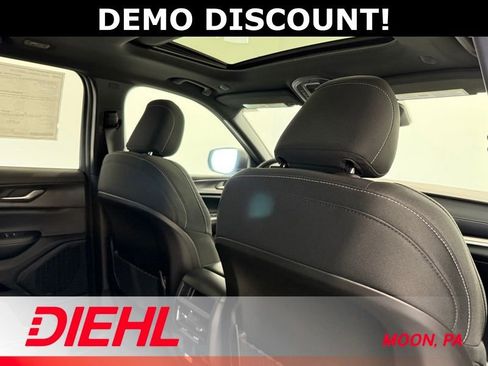 New 2025 Jeep Grand Cherokee Laredo X w/ Luxury Tech Group I image 13