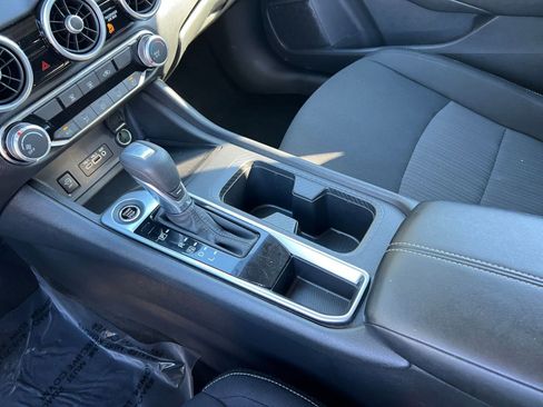 Used 2024 Nissan Sentra SV image 35