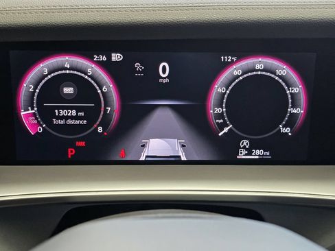 Used 2025 Volkswagen Tiguan SE FWD image 16