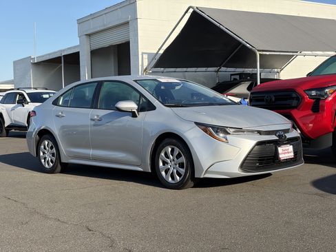 Certified 2025 Toyota Corolla LE FWD image 2