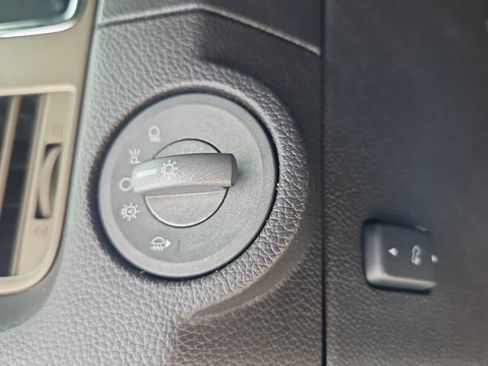 Used 2012 Lincoln Navigator 4WD image 34