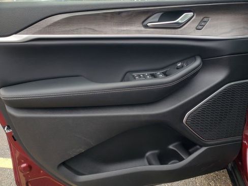 New 2026 Jeep Grand Cherokee L Limited AWD/4WD image 11