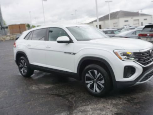New 2026 Volkswagen Atlas Cross Sport SE AWD/4WD image 1