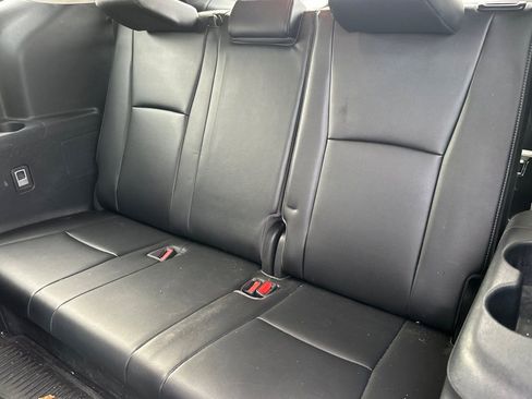 Used 2022 Toyota Highlander Limited image 18