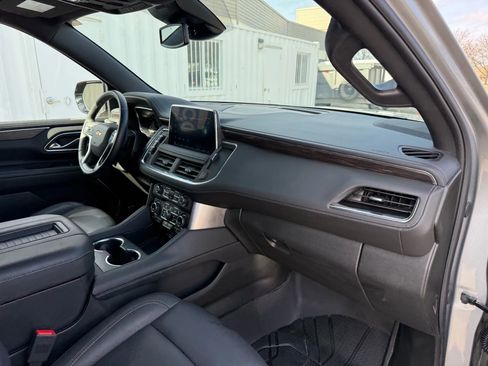 Used 2024 Chevrolet Tahoe Z71 w/ Luxury Package AWD/4WD image 30