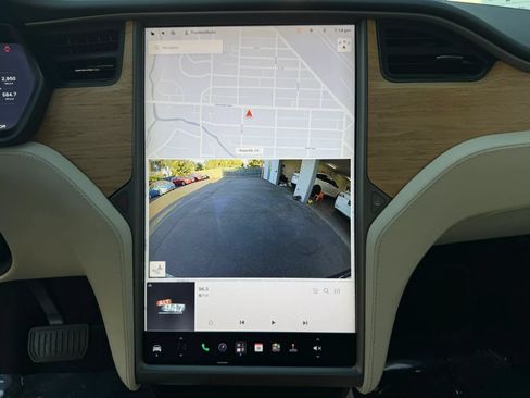 Used 2018 Tesla Model X 75D AWD/4WD image 25