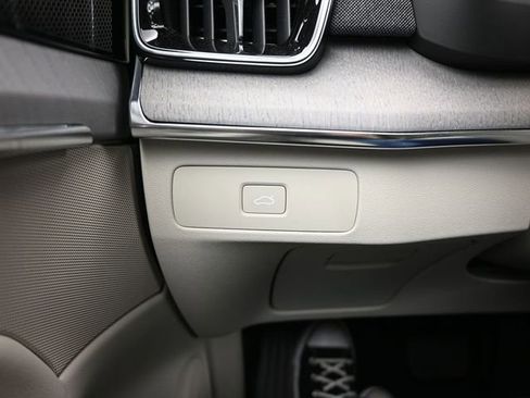 New 2026 Volvo XC90 B6 Ultra w/ Protection Package Premier image 29