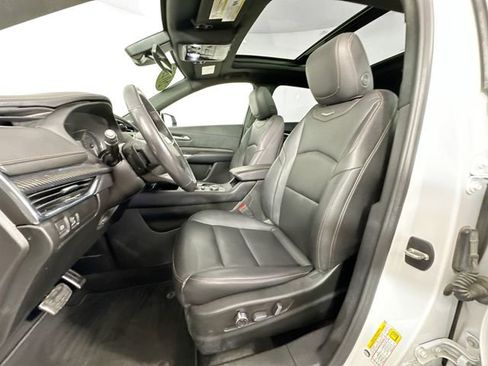 Used 2023 Cadillac XT4 Sport image 4