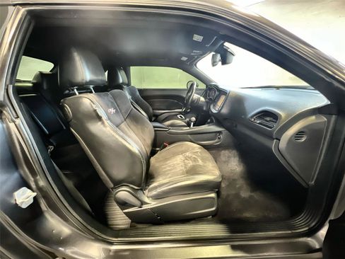 Used 2015 Dodge Challenger R/T Plus image 24