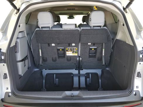 Certified 2023 Toyota Sienna XLE image 10