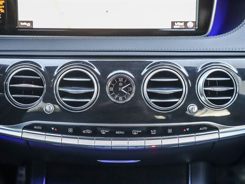 Used 2017 Mercedes-Benz S 550 Sedan image 18