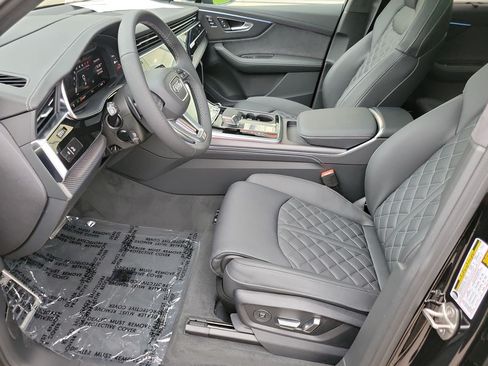 New 2026 Audi SQ7 Prestige AWD/4WD image 2