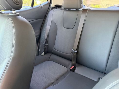 Used 2025 Buick Encore GX Preferred FWD image 39