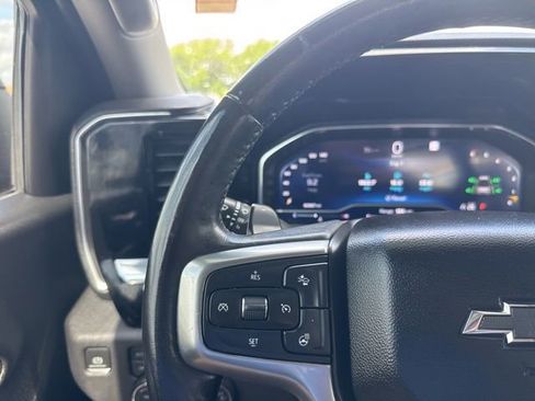 Used 2023 Chevrolet Silverado 1500 LT Trail Boss w/ LPO, Dark Essentials Package AWD/4WD image 18