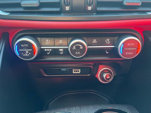 Used 2020 Alfa Romeo Giulia Ti image 34