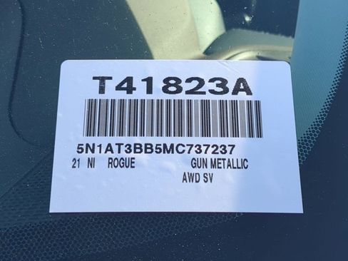 Used 2021 Nissan Rogue SV image 16