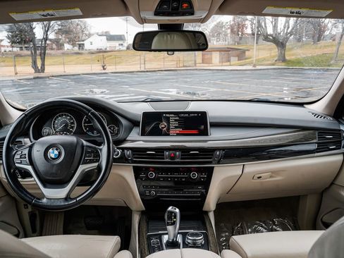 Used 2016 BMW X5 xDrive40e image 12