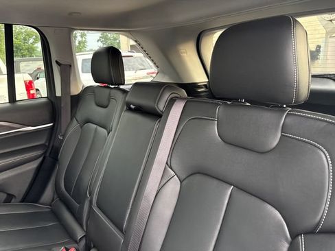 Used 2022 Jeep Grand Cherokee Limited AWD/4WD image 22
