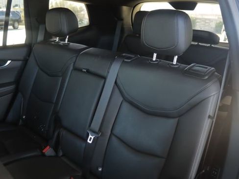 Used 2023 Cadillac XT6 Premium Luxury image 32