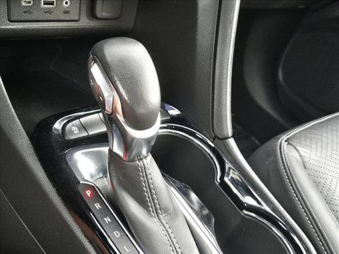 Used 2020 Buick Encore GX Essence image 15