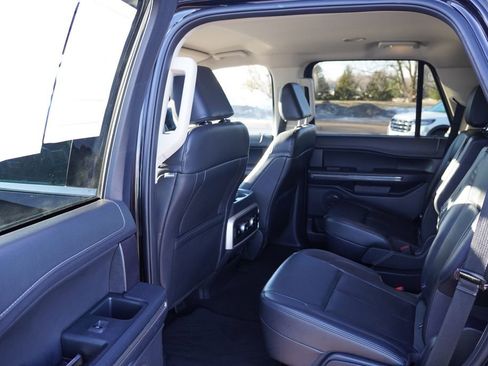 Certified 2024 Ford Expedition XLT image 17