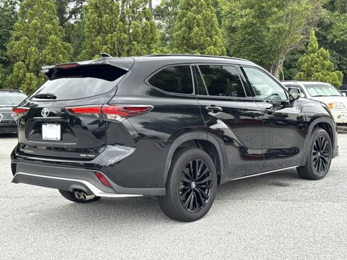 Certified 2025 Toyota Highlander XSE AWD/4WD image 30