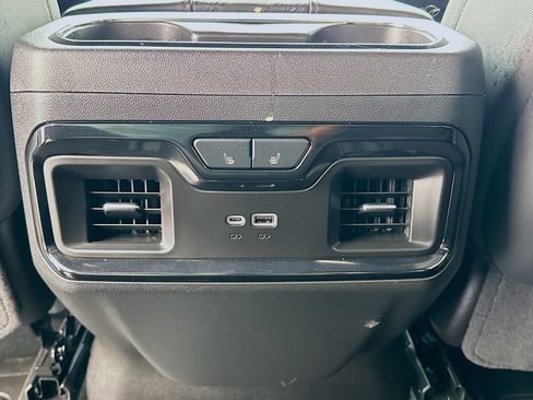 Used 2025 GMC Sierra 2500 AT4X AWD/4WD image 17
