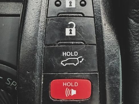 Used 2022 Toyota RAV4 XLE w/ Convenience Package AWD/4WD image 4