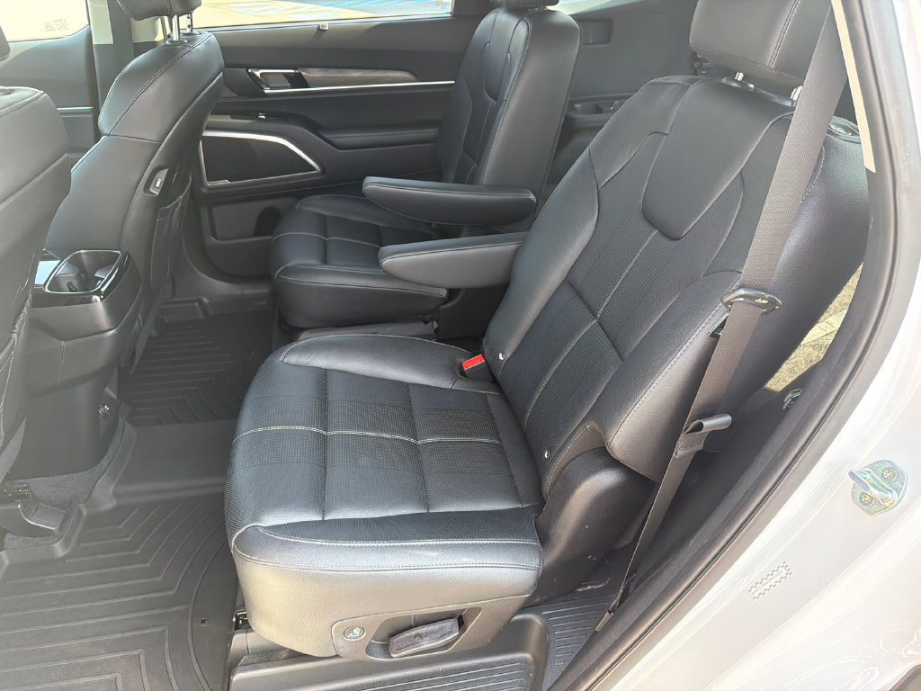 Used 2021 Kia Telluride EX w/ EX Premium Package FWD image 23