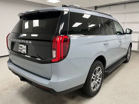 Used 2025 Ford Expedition Active AWD/4WD image 10