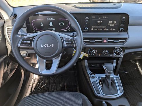 Certified 2024 Kia Seltos LX image 16