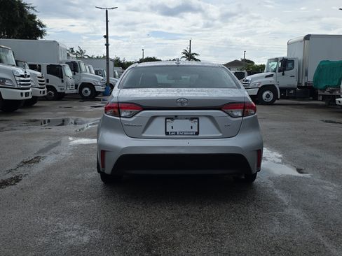 Used 2024 Toyota Corolla LE FWD image 6
