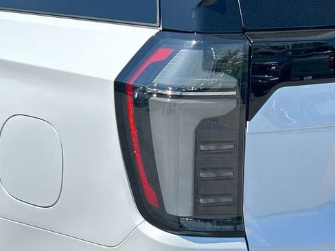 New 2026 Chevrolet Suburban RST w/ RST Capability Package AWD/4WD image 10