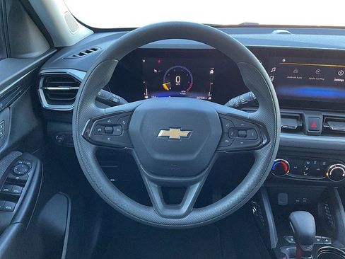 Used 2024 Chevrolet TrailBlazer LS image 14