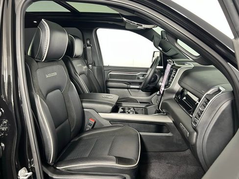 Used 2025 RAM 1500 Laramie w/ Night Edition image 21