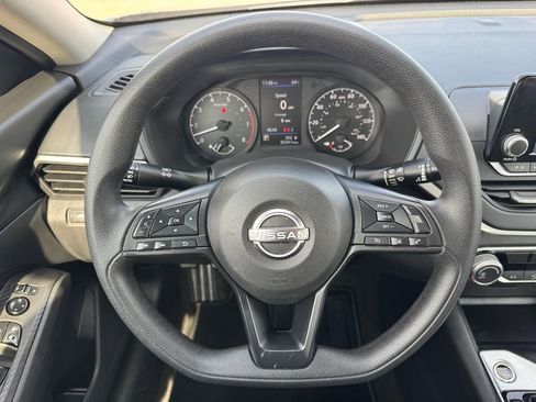 Used 2023 Nissan Altima 2.5 S image 11