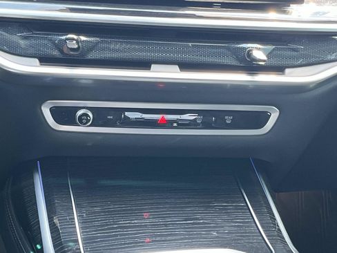 Used 2024 BMW X7 xDrive40i w/ Executive Package AWD/4WD image 17