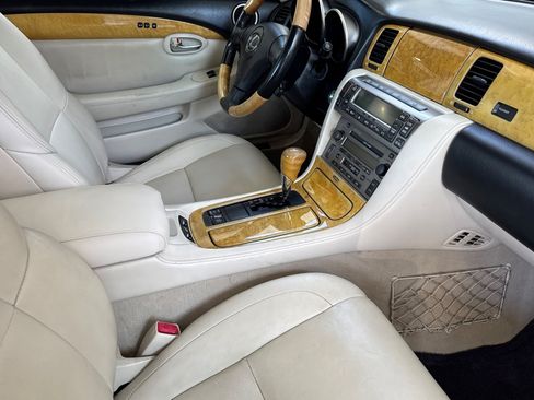 Used 2004 Lexus SC 430 Convertible RWD image 20