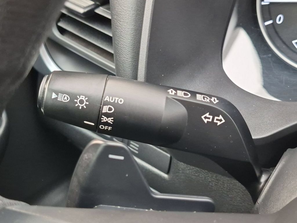 Used 2024 Nissan Rogue S AWD/4WD image 20